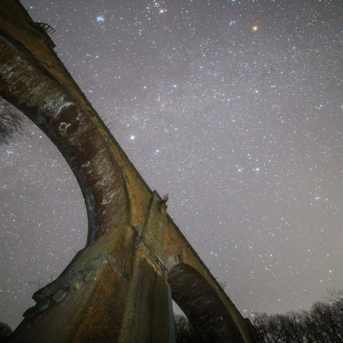 めがね橋と星空