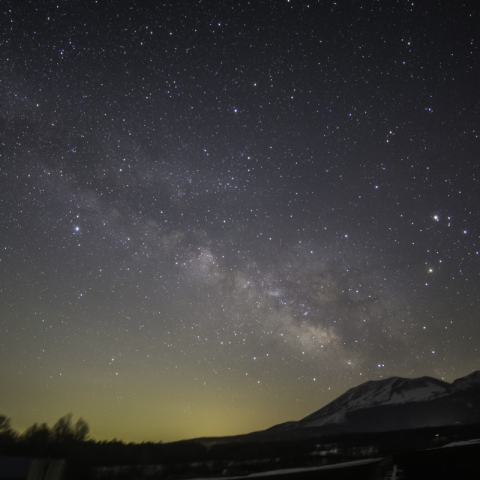 浅間山と天の川