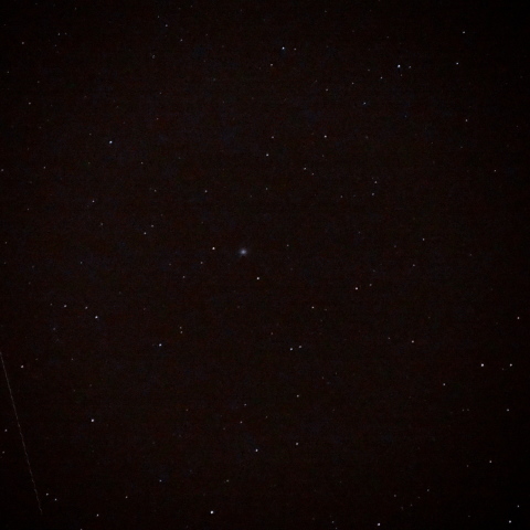 M13球状星団と人工天体