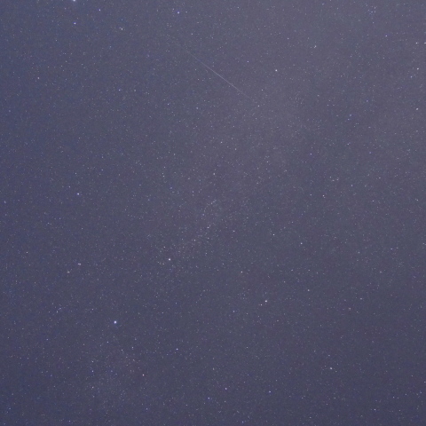 はくちょう座と人工天体