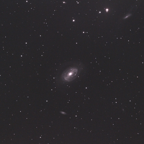 NGC4725