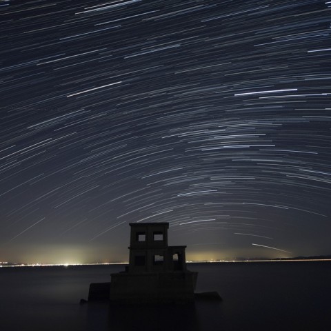 夜の魚雷発射試験場跡