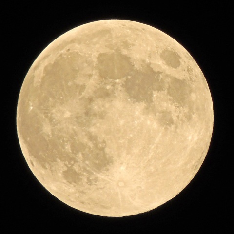 中秋の名月、望の瞬間