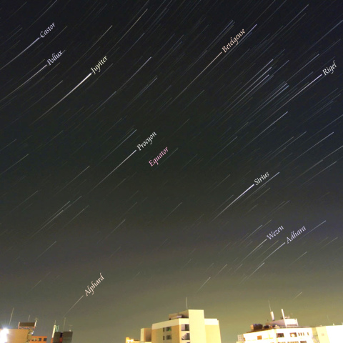 昇る東空の星々