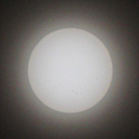 遠日点からの太陽 (曇天)