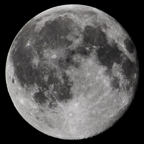 一眼デジカメ＋ズームレンズによる月面撮影