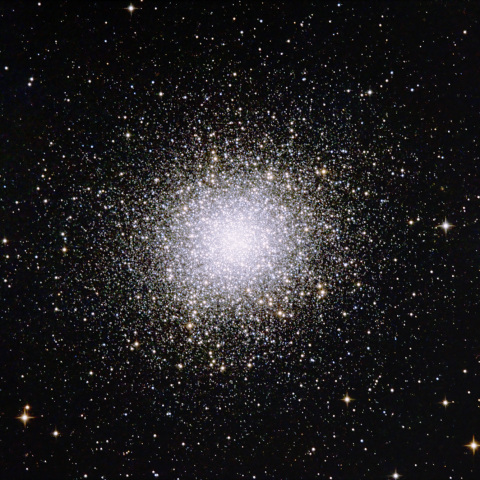 ヘルクレス座の球状星団 M13