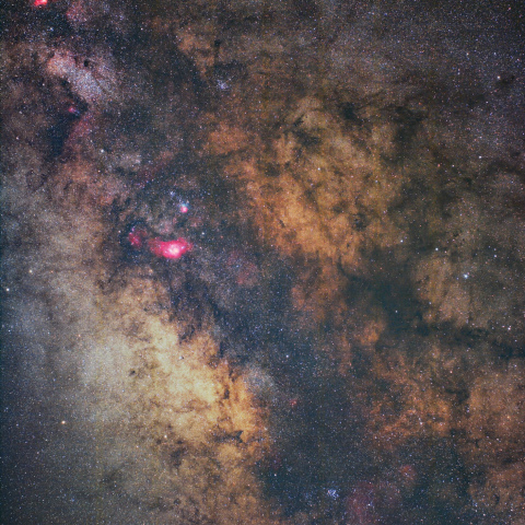 夏の天の川中心部