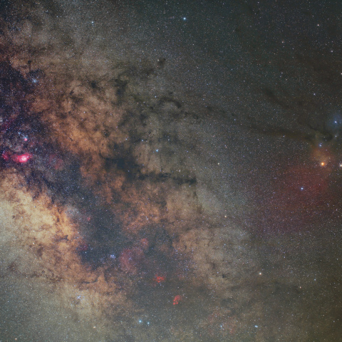 夏の天の川とカラフル星雲