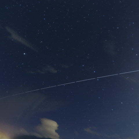 北斗七星を貫くISS