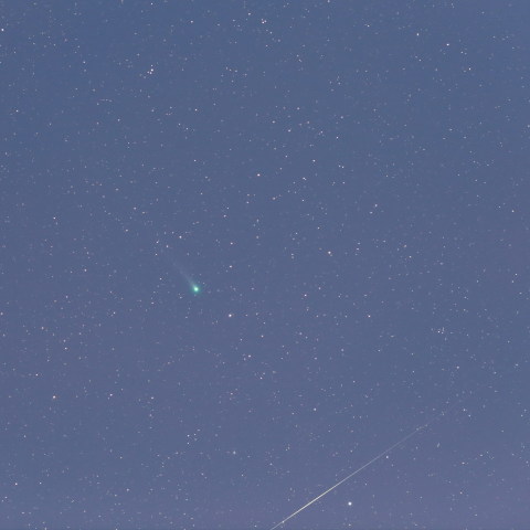 ラブジョイ彗星と人工衛星フレア