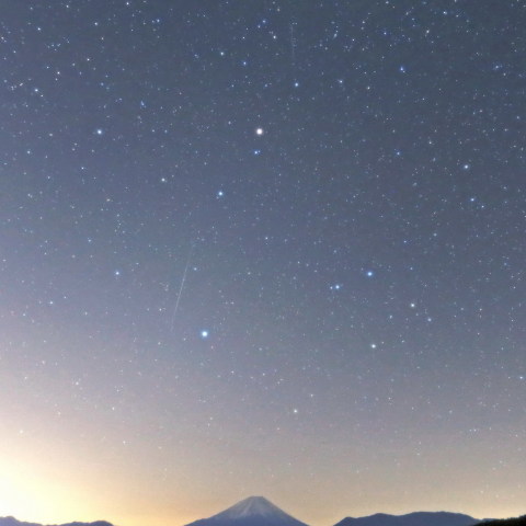 星降る富士～富士へ堕ちるふたご群～