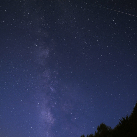 夜明けの天の川とみずがめ座η流星群