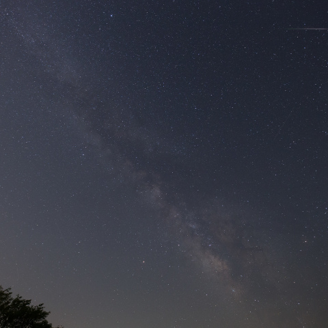 4月こと座流星群と天の川