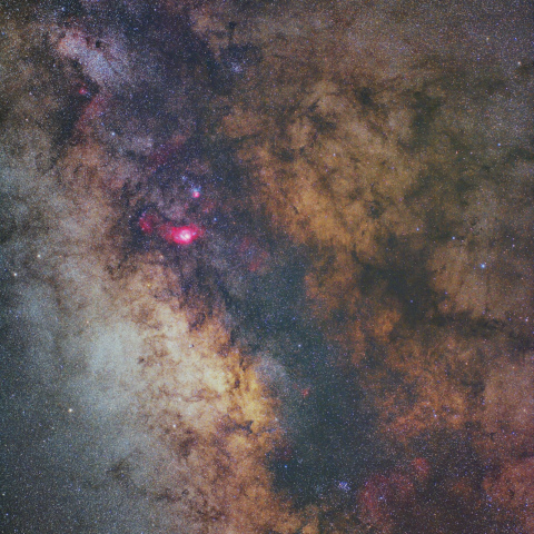 夏の天の川中心部