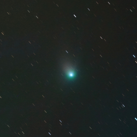 住宅地からのZTF彗星