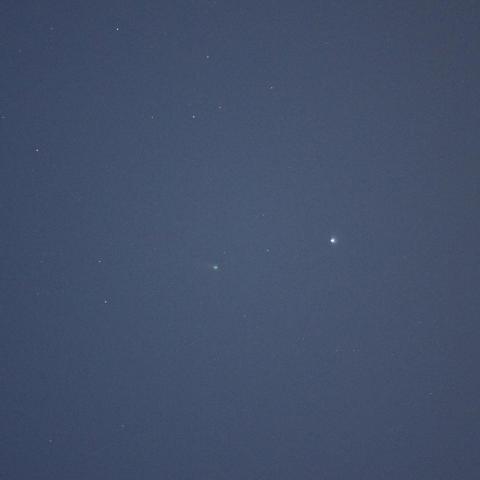 月明の中のアイソン彗星とスピカ