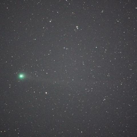 月光の中のラブジョイ彗星