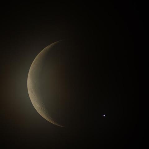 雲越しの金星食（出現）