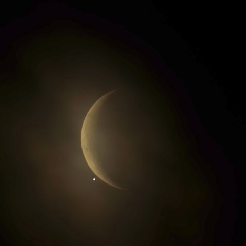 雲越しの金星食（潜入直前）