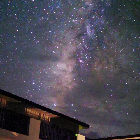 流星と紫金山アトラス彗星