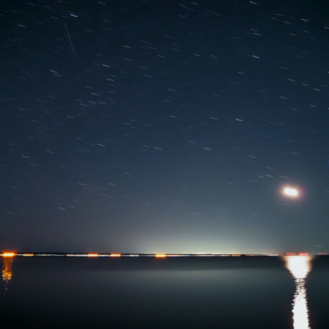 さそり座を貫くスターリンクトレイン