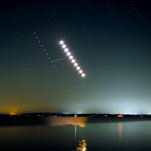 霞ヶ浦に沈む月齢2.6 & 木星
