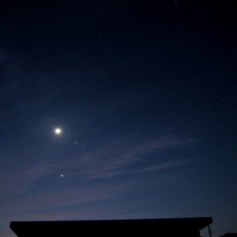 昇る月・金星・木星とオリオン座