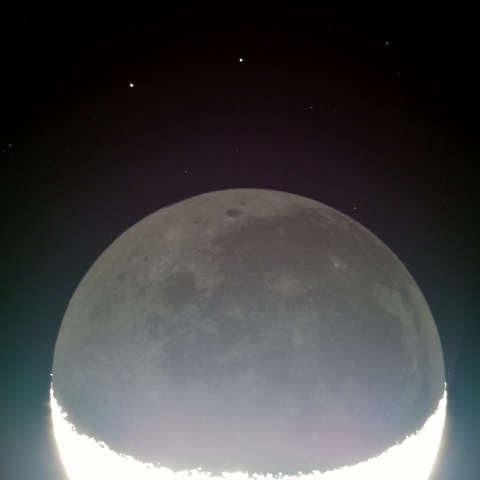 地球照と星達-月齢5.7