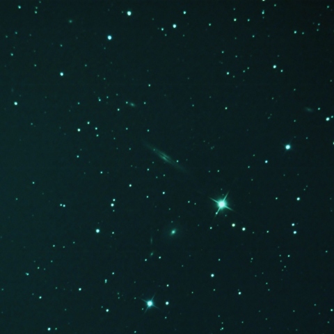 NGC973エッジオン銀河