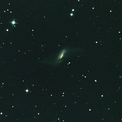 極リング銀河NGC660