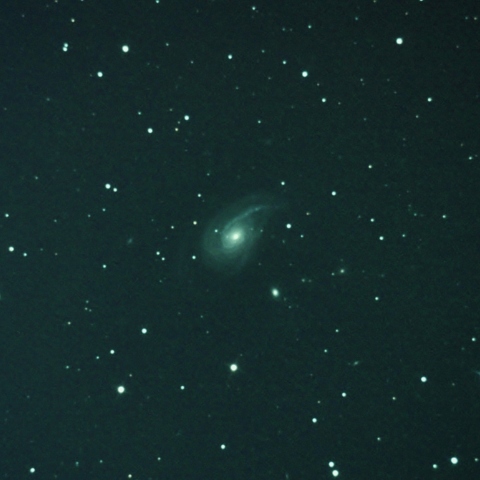 非棒状渦巻銀河NGC772