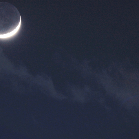 三日月と金星の接近