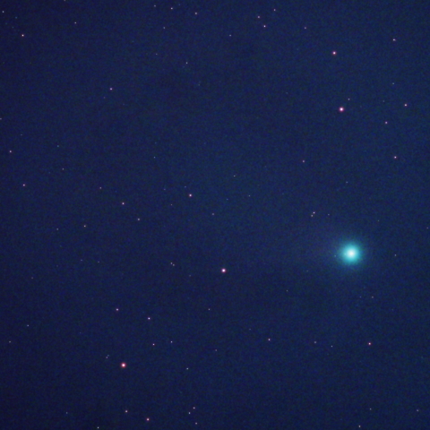 ネオワイズ彗星と黒眼銀河