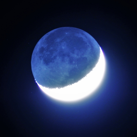 月齢4.2と地球照