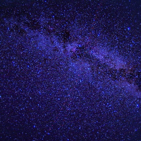 天頂を通過する天の川銀河