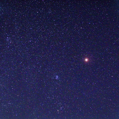 皆既中のおうし座付近