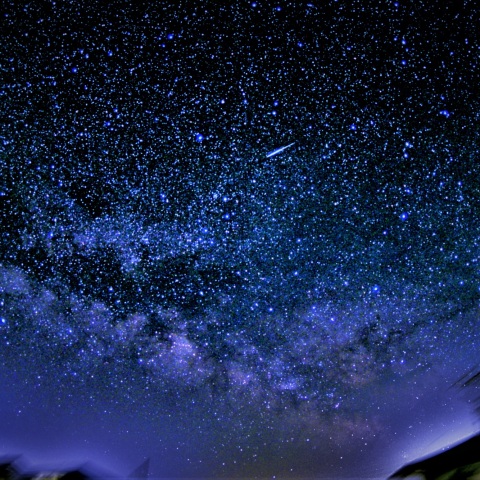 昇るさそり座と夏の天の川