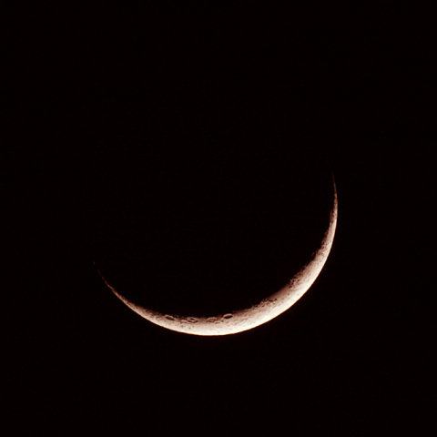 三日月(月齢2.4)