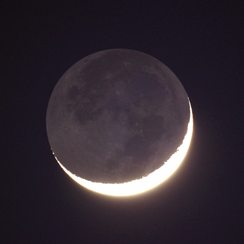 三日月(月齢2.4)