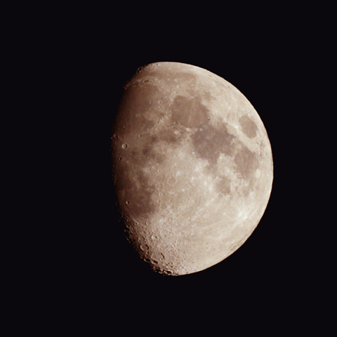 十日夜(月齢 9.5)