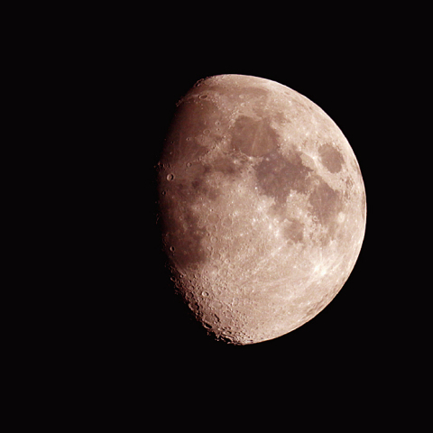 十日夜(月齢 9.5)