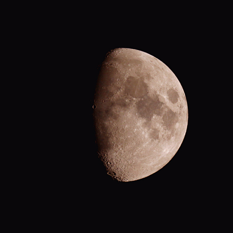 十日夜(月齢 9.3)