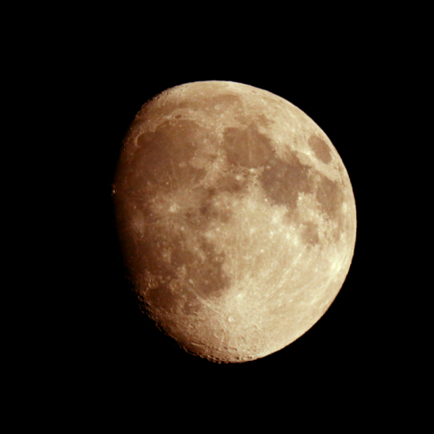 十三夜(月齢 11.9)