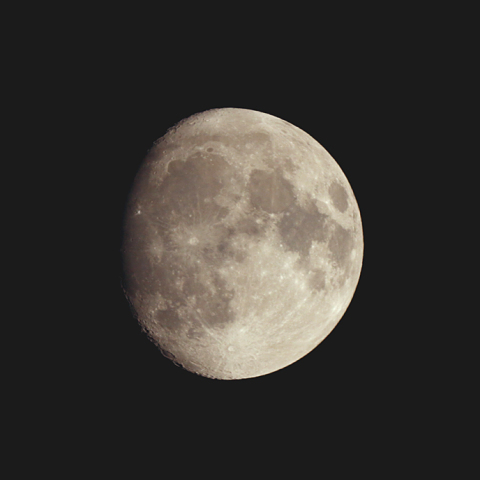 十三夜（月齢12.8）