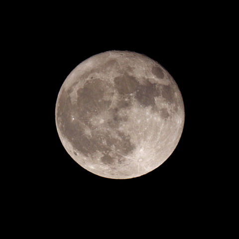 十六夜(月齢15.7)