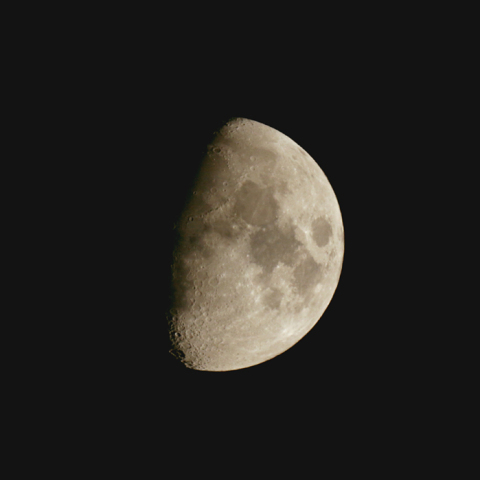 十日夜(月齢9.3)