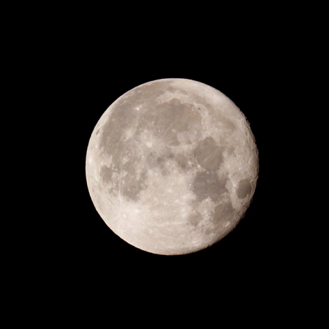 十六夜(月齢15.6)