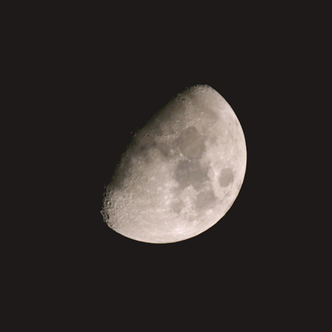 十日夜(月齢 9.3)