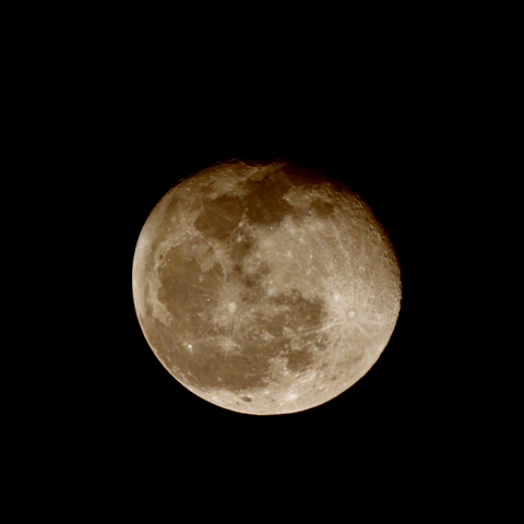 居待月（月齢 17.4）